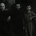 Беляков Михаил Федорович (1898-1968) – заведующий земельным отделом Тамбовского губисполкома в 1921 г. с детьми погибшего брата Петра Белякова, переданными ему на воспитание. [1923 г.]