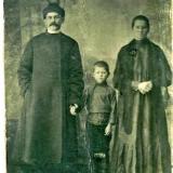 Семья Солодковых, отец Иван, мать Мария, сын Алексей, Бондари, 1914 г.